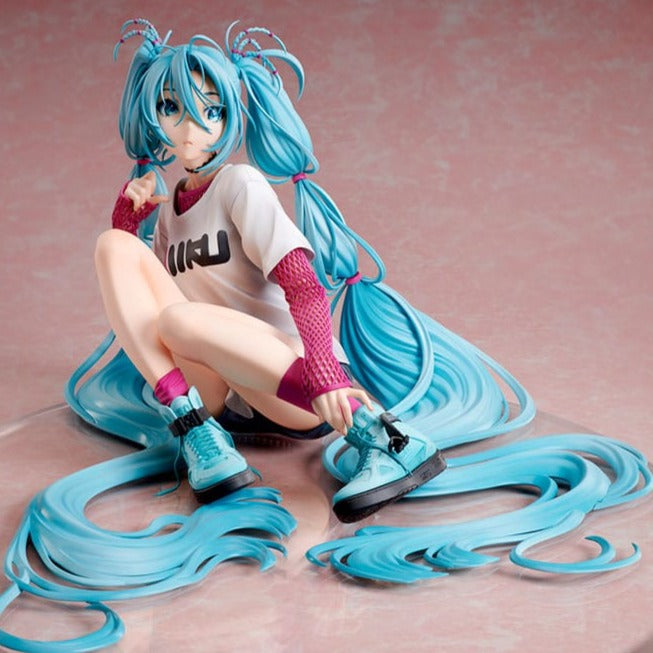 Hatsune Miku Statue 1/4 Yoneyama Mai The Latest Street Style "Cute" 17 cm