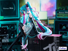 Lade das Bild in den Galerie-Viewer, Hatsune Miku Statue 1/7 Hatsune Miku x MTV 20 cm
