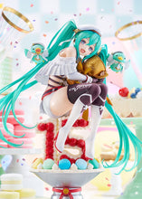 Lade das Bild in den Galerie-Viewer, Hatsune Miku Characters PVC Statue 1/6 Racing Miku: 2023 - 15th Anniversary Ver. 26 cm
