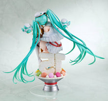 Lade das Bild in den Galerie-Viewer, Hatsune Miku Characters PVC Statue 1/6 Racing Miku: 2023 - 15th Anniversary Ver. 26 cm
