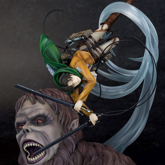 Attack on Titan PVC Statue 1/7 Levi vs Beast Titan Ver. 28 cm