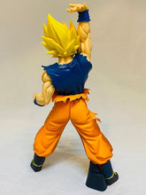 Lade das Bild in den Galerie-Viewer, Dragon Ball Z Figur - Super Saiyan Son Goku Maximate Vers.
