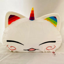 Lade das Bild in den Galerie-Viewer, Formkissen Kibo - die Regenbogen-Wunsch-Katze
